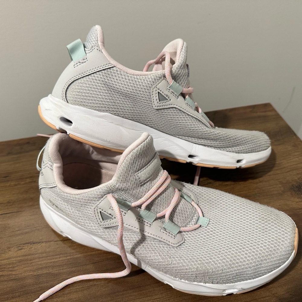Columbia Light Gray Sneakers with Pink Accents